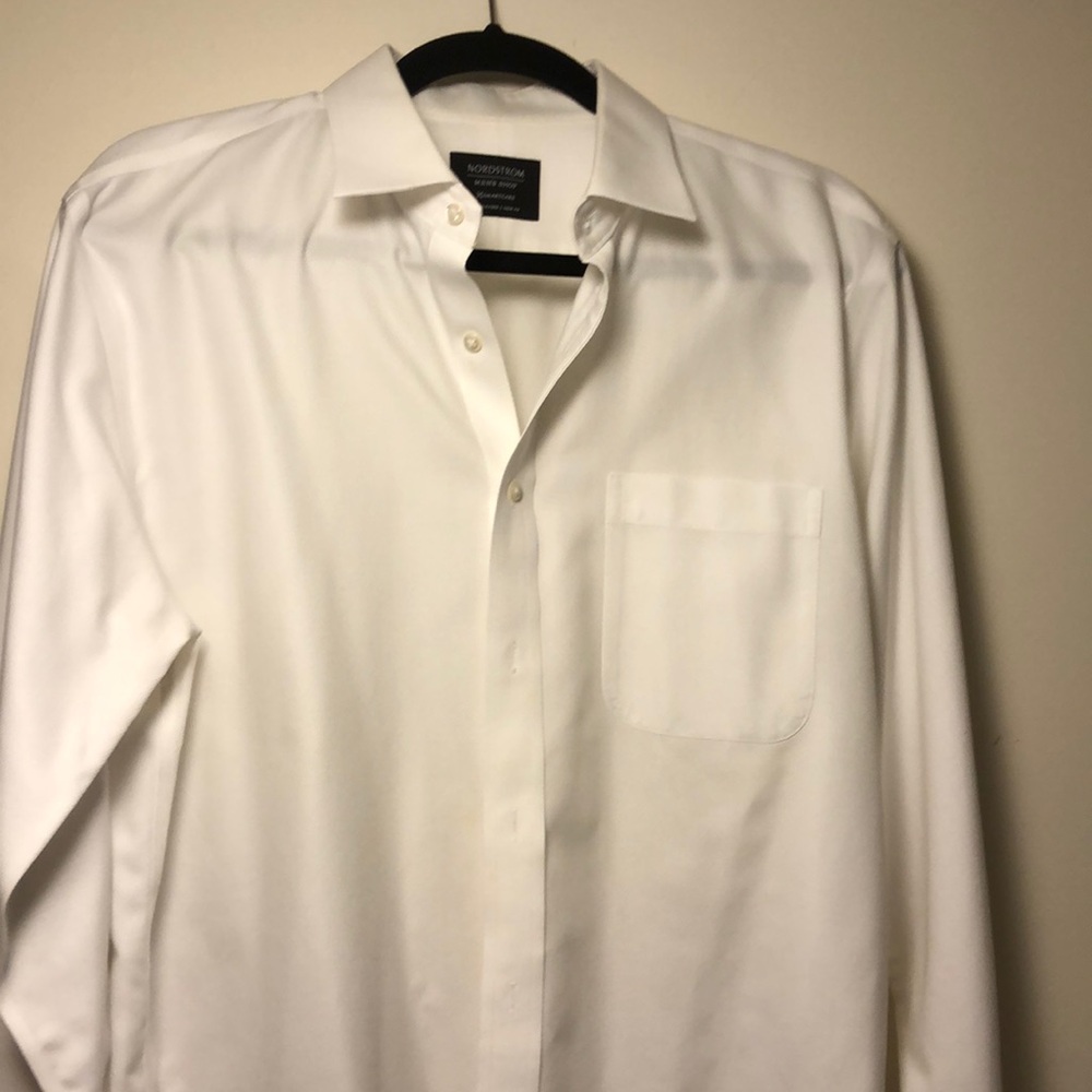 Men’s Nordstroms Dress Shirt 
Subtle Diamond Pattern